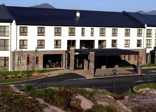 Golden'S Cove Apartments At Sneem Hotel Экстерьер фото